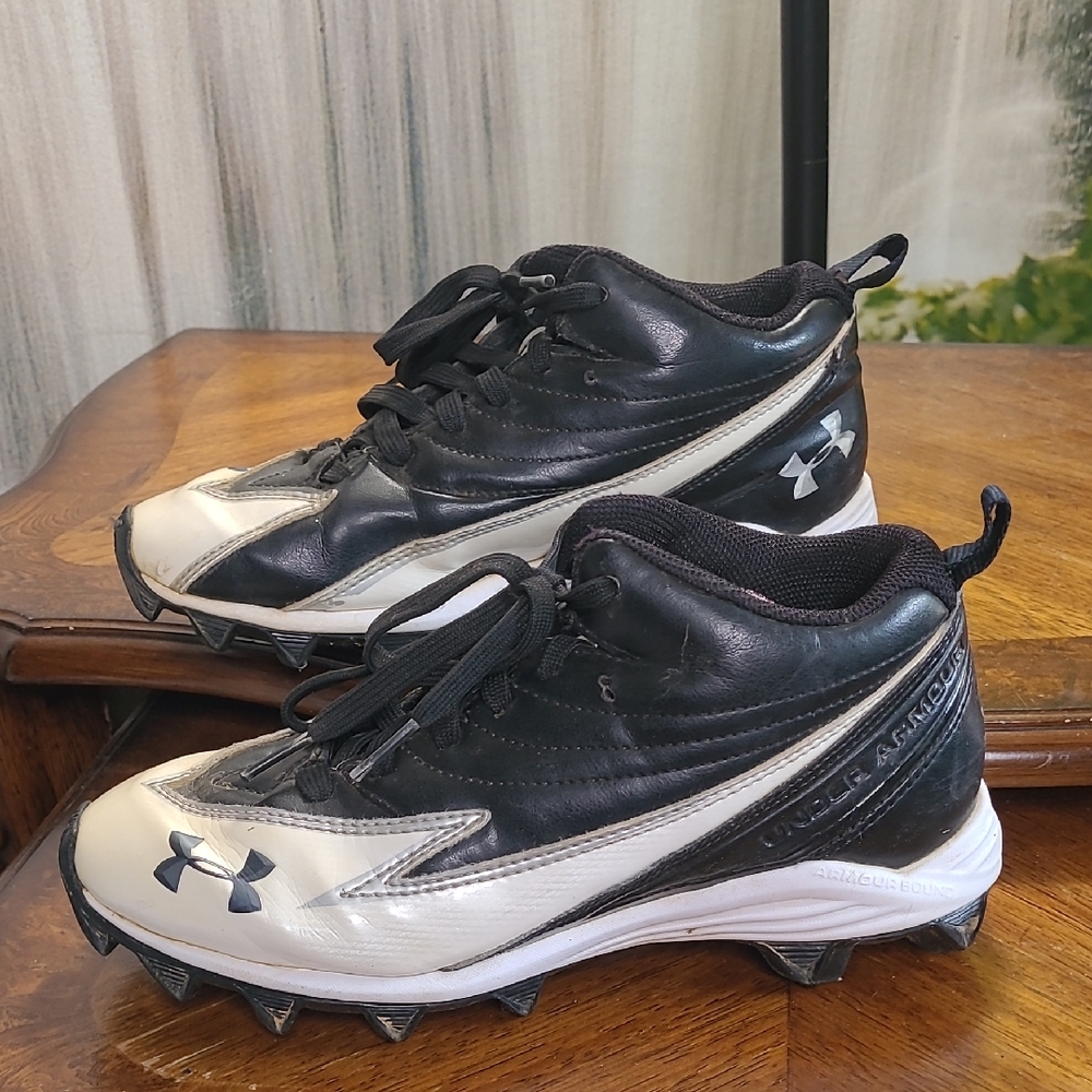 Under Armour Youth size 4 Black and White Sneakers Sporty Cleats